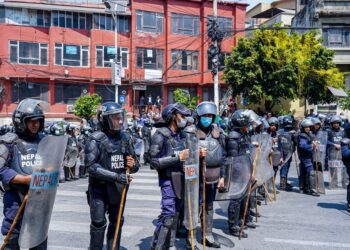 Nepal em chamas: protestos derrubam premiê e deixam mais de 50 mortos