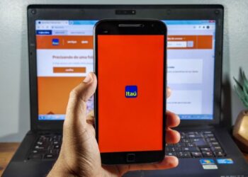 Itaú (ITUB4) é processado por demissões no home office