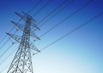 Elétricas disparam 40% no ano, mas duas ações estão em “promoção”; confira