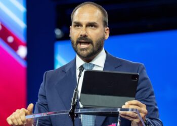 Qual é a situação de Eduardo Bolsonaro no encalço da PGR e da Câmara?