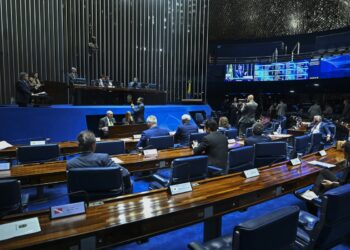 PEC da Blindagem é enterrada no Senado após pressão popular