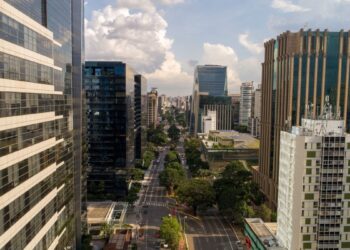 Fundo imobiliário dá adeus à bolsa de valores em outubro; saiba qual