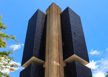 Boletim Focus: Mercado reduz expectativas para a inflação e o dólar