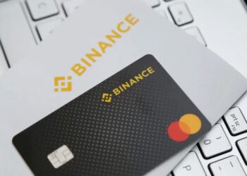 Pagar com Bitcoin (BTC)? Binance lança cartão de criptomoedas com cashback no Brasil