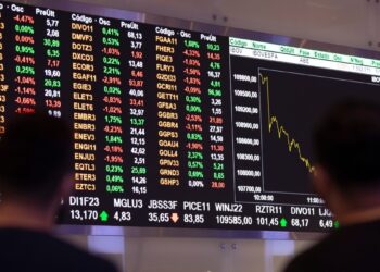 Ibovespa até vê VALE3 saltar 2%, mas PETR4 e bancos puxam índice para baixo