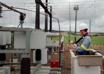 Copel (CPLE6) paga prêmio de até R$ 2,12 por título de renda fixa em outubro