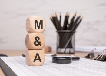 Brasil tem quase 1 mil fusões e aquisições em 2025, maior número desde 2008