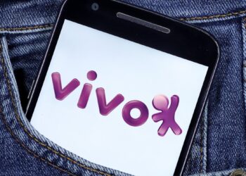 Telefônica Brasil (VIVT3) pagará R$ 380 milhões aos acionistas; veja data-com