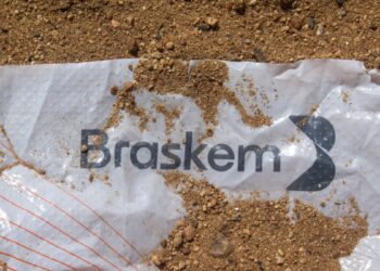 Petrobras (PETR4) cai por colateral em Braskem (BRKM5) e arrasta Ibovespa