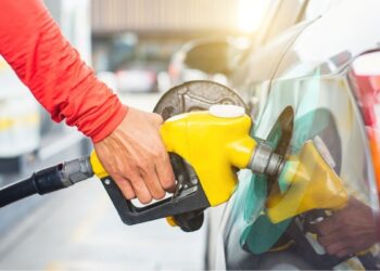 Petrobras (PETR4) reduz preço da gasolina nesta 3ª feira