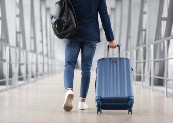 Câmara deve votar nesta terça (21) projeto que barra cobrança de mala de mão em voos