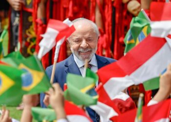 Lula diz que vai disputar a reeleição em 2026