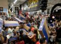 7 em cada 10 brasileiros pretendem comprar na Black Friday 2025