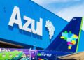 Mais cautelosa, Azul (AZUL4) revê metas e vê ações subirem na bolsa