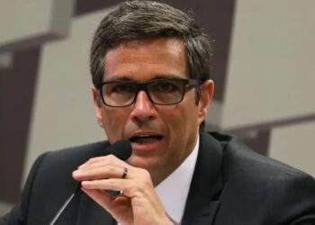 Caso do Banco Master preocupa, mas não ameaça o sistema, diz Campos Neto