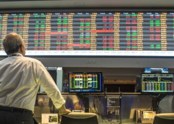 Ibovespa toca os 149 mil pontos em novo recorde; veja quais ações disparam na B3