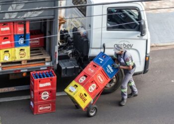 Fim de ano sem calor? Frio trava vendas e preocupa Ambev (ABEV3) no fim do ano