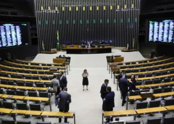 Fundos imobiliários têm dia de alta em meio a indefinição sobre MP