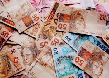 Como investir para se aposentar com R$ 20 mil por mês