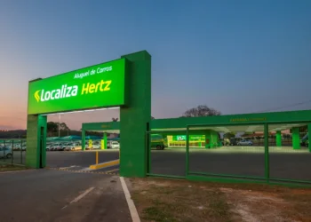 Localiza (RENT3) deve se beneficiar da queda dos juros, diz BTG