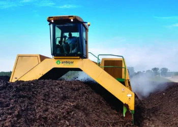 Ambipar (AMBP3) desaba 30% após reunião de ex-CFO com CVM