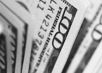 Dólar cai com expectativa de cortes de juros nos EUA