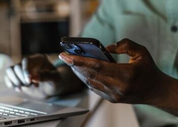 IA sofistica resposta e apela para chantagem emocional: ‘Vai embora?’