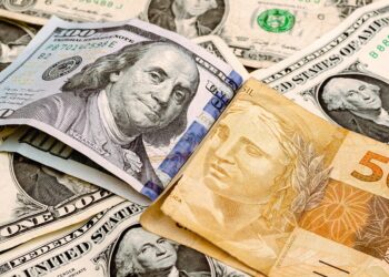 Boletim Focus reduz projeções para o dólar; inflação cai