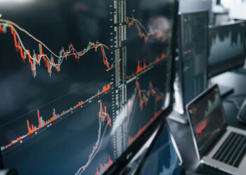 Ibovespa cai e não rompe os 143 mil pontos nesta quinta-feira