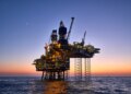 Petróleo recua com temor de oferta elevada