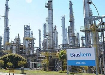 Braskem (BRKM5) cai mais de 6% após corte do Santander