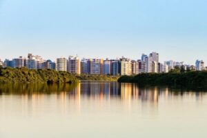 Fundos imobiliários de tijolo lideram altas; IFIX cai de novo