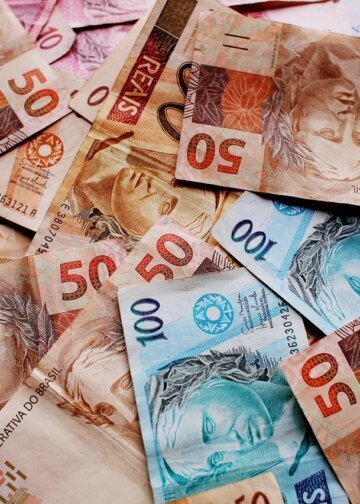 Klabin (KLBN11) e CMIN3 pagam dividendos hoje; veja valores