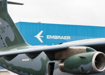 Embraer adota novo ticker na B3 e nos EUA; mudança começa nesta segunda (3)