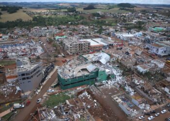 Tornado no Paraná: Entenda os estragos e a atuação de Copel e Sanepar