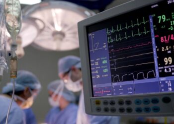 Hapvida (HAPV3) cai mais de 40% após dados do 3T25: O que assusta o mercado?