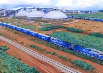 Rumo (RAIL3) transporta mais em ferrovias, mas lucra menos no 3T25