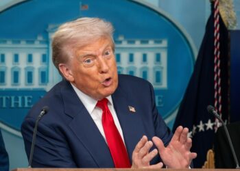 Em mais um recuo, Trump suspende tarifas sobre carnes, café e frutas