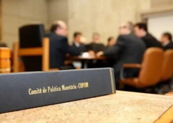 Copom inicia reunião com expectativa de Selic mantida em 15%