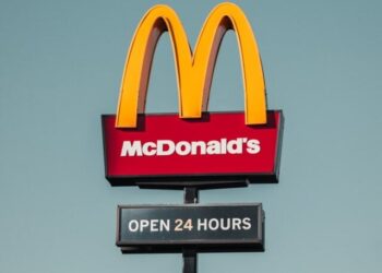 Lucro do McDonald’s cresce 3%, mas fica abaixo das projeções