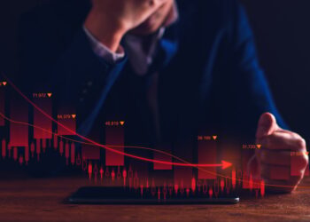 Ibovespa recua com pressão externa e dólar forte